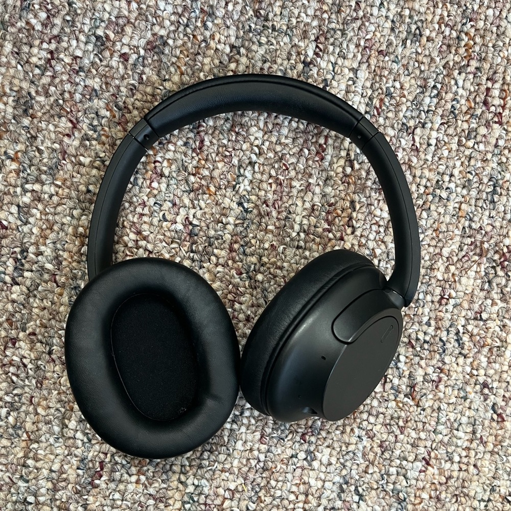 Sony Headphones! Originalky bout for $150, selling for $100, OBO!